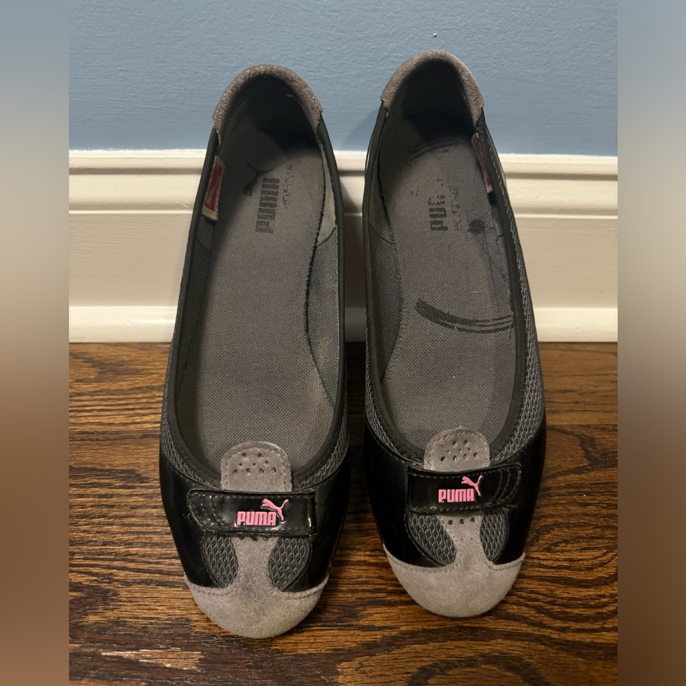 Women’s Puma Black Patent Leather and Suede flats. In great condition! Size 8.5.